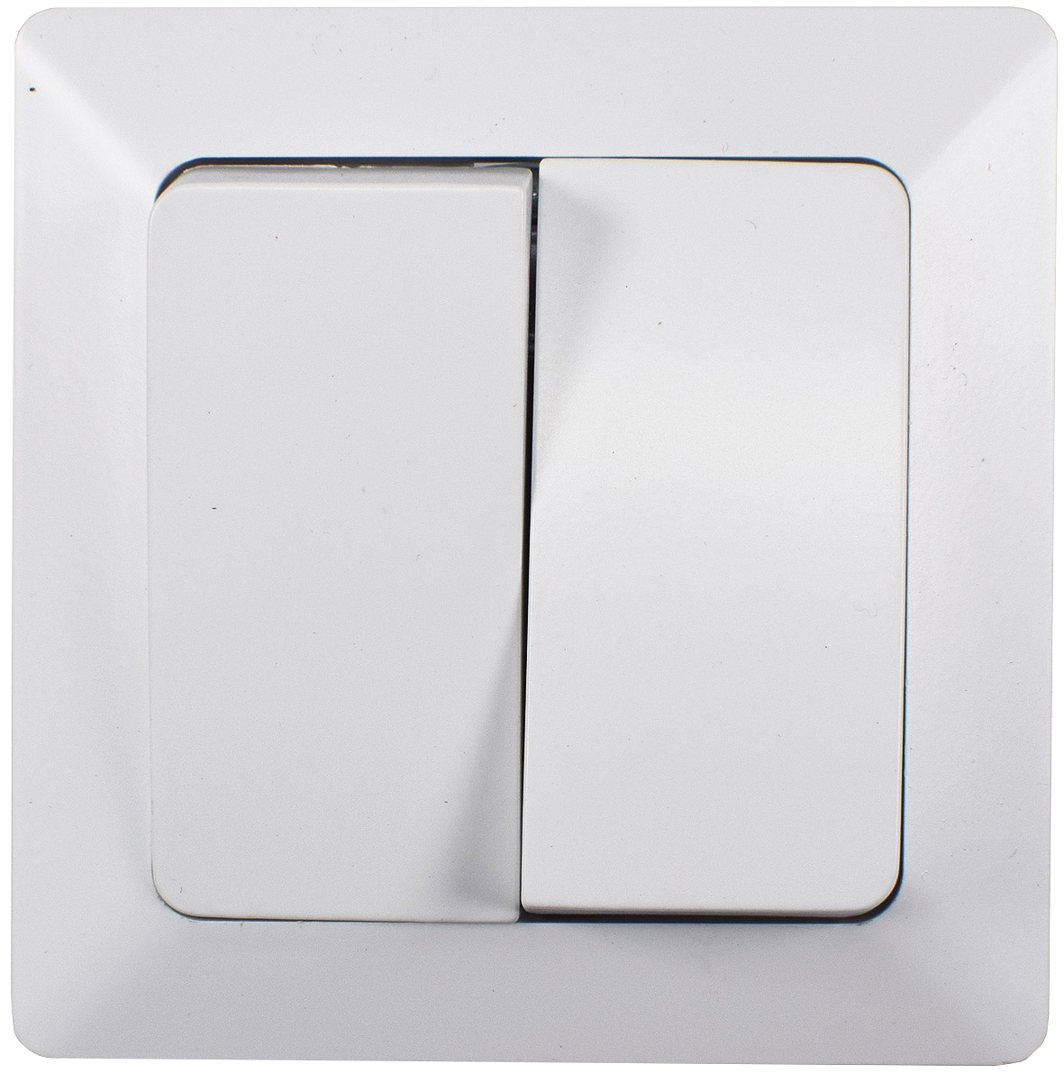 MILOS Serienschalter 22774, UP, 10A/250V, 2-fach, weiß matt MILOS Serienschalter 22774, UP, 10A/250V, 2-fach, weiß matt