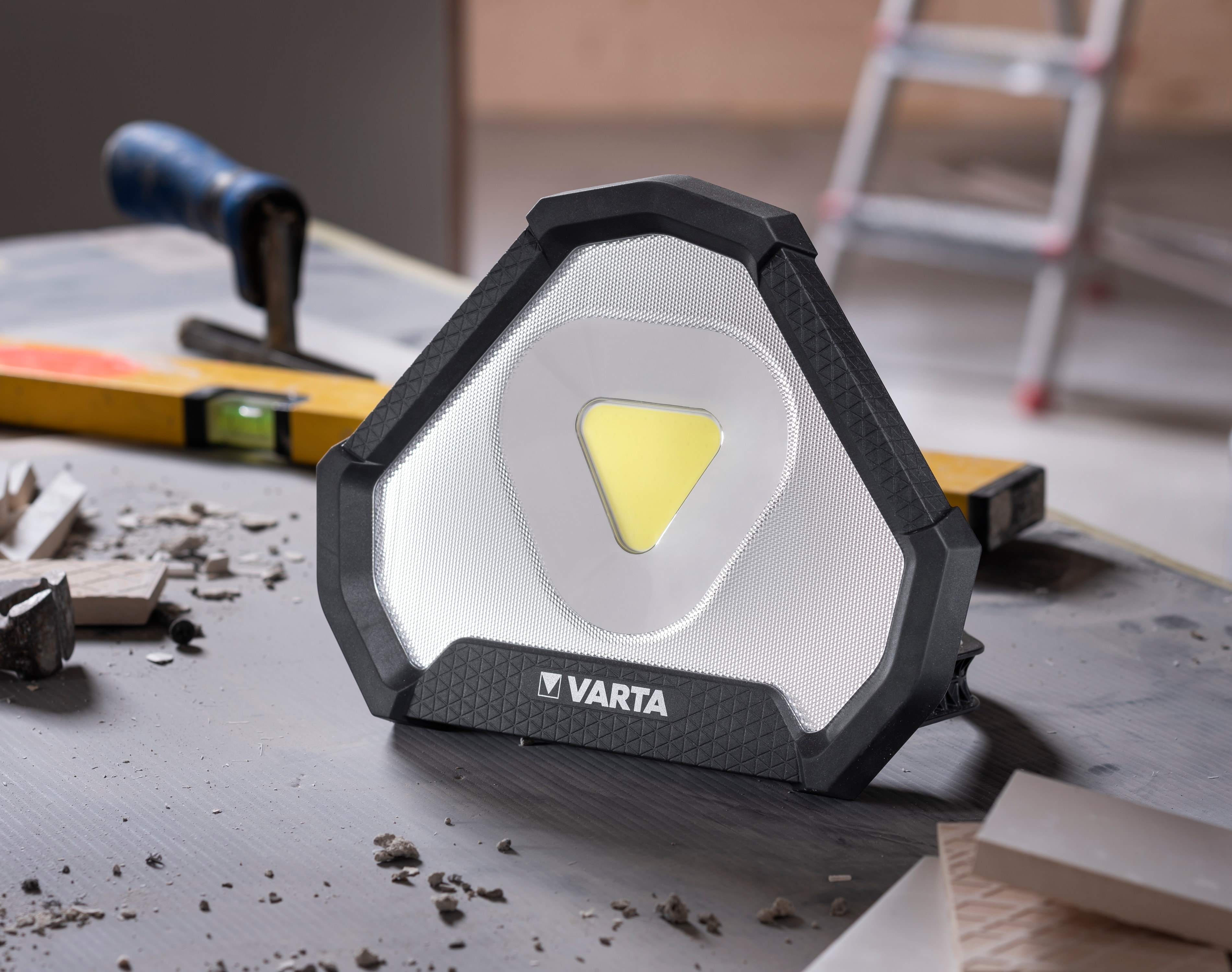 VARTA LED-Arbeitsleuchte Work Flex Line, Stadium Light, 1450 lm, Akkubetrieb VARTA LED-Arbeitsleuchte Work Flex Line, Stadium Light, 1450 lm, Akkubetrieb