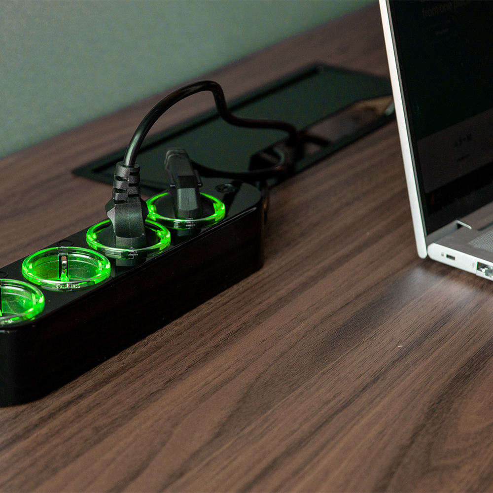 SHELLY Power Strip 4 Gen4, 4-fach Steckdosenleiste, schwarz, WiFi, Bluetooth, Zigbee, Matter, Apple HomeKit, Alexa