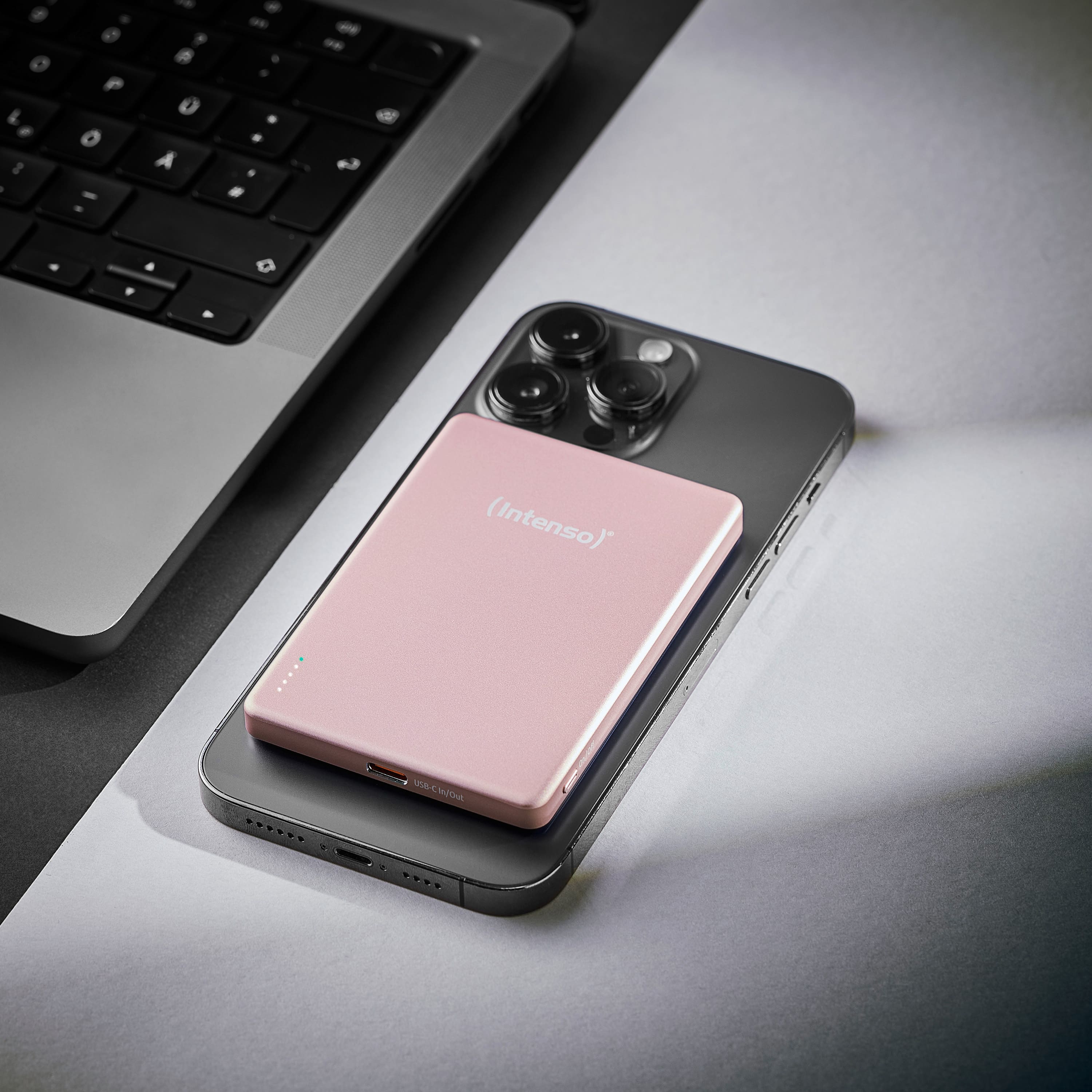 INTENSO Powerbank Magnetic Wireless, MW 5000, 5000 mAh, rose INTENSO Powerbank Magnetic Wireless, MW 5000, 5000 mAh, rose