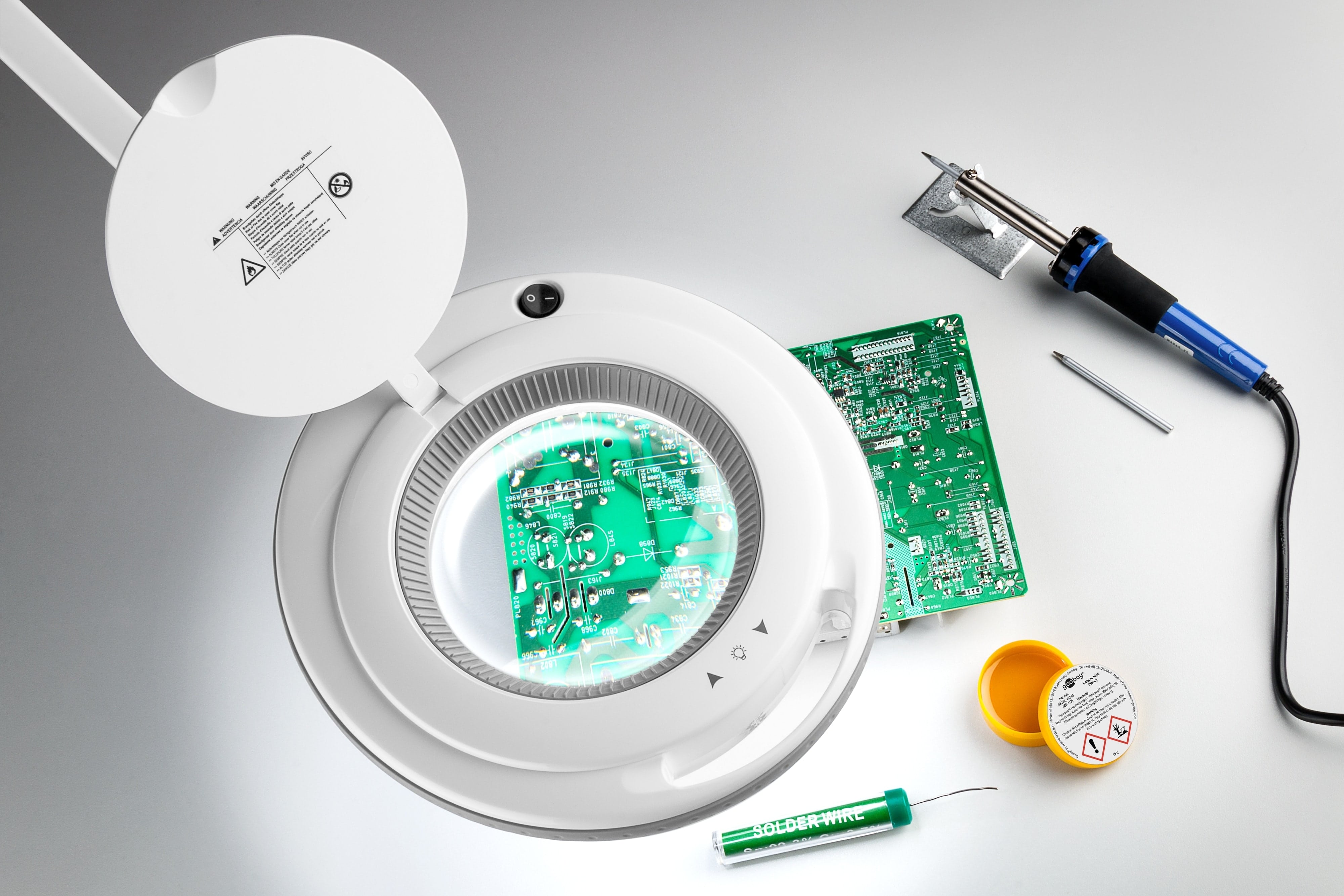 GOOBAY LED-Klemm-Lupenleuchte, 9 W, 730 lm, Kristallglas, dimmbar, weiß GOOBAY LED-Klemm-Lupenleuchte, 9 W, 730 lm, Kristallglas, dimmbar, weiß