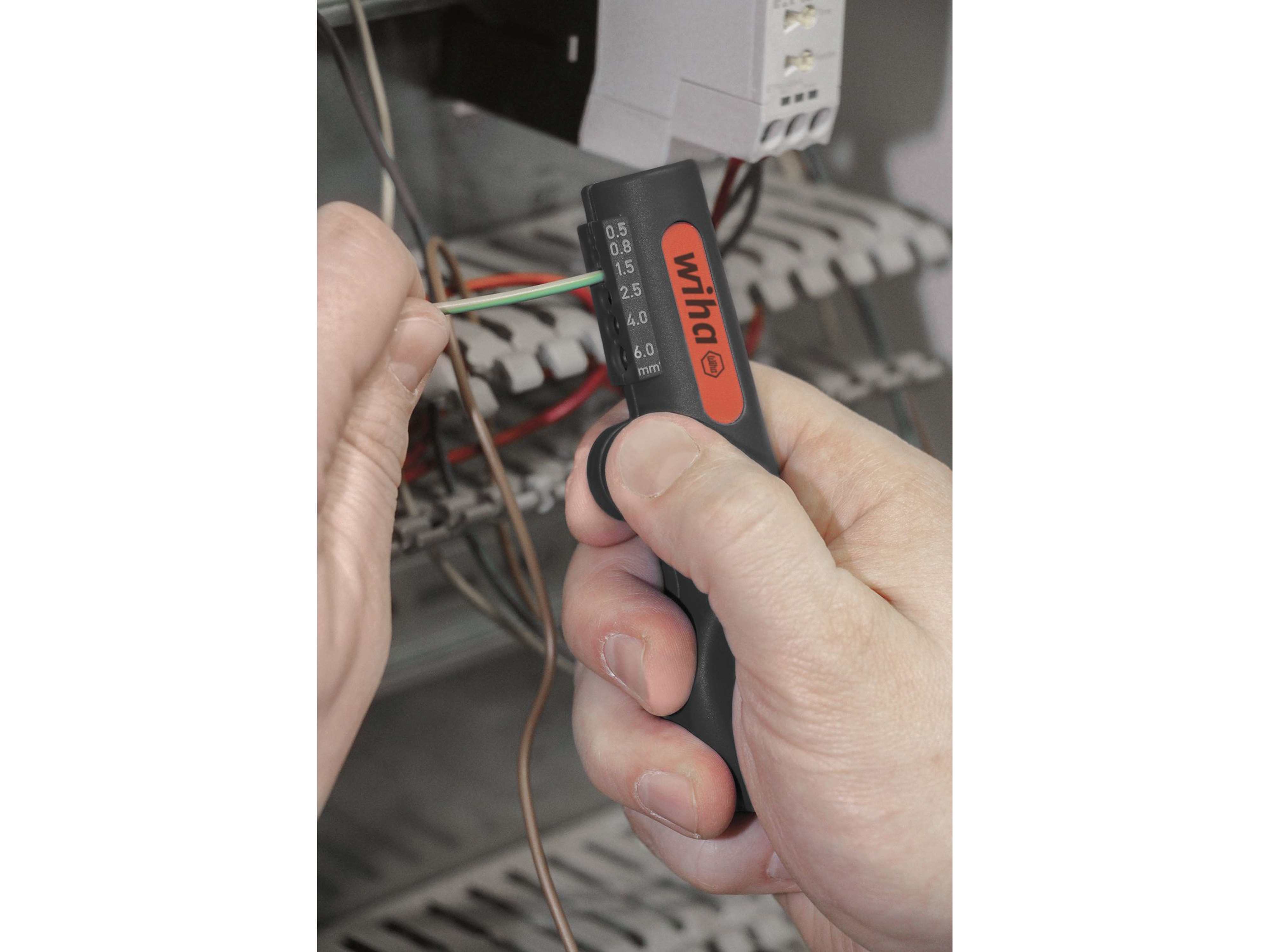 WIHA Abisolier-Multitool 44242, für Rundkabel, 125 mm WIHA Abisolier-Multitool 44242, für Rundkabel, 125 mm